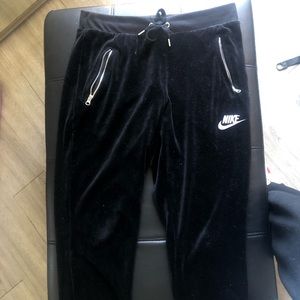 Black nike velour sweatpants